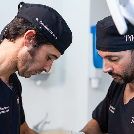 Proyecto de Branding, SEo, GEO y diseño Web de la Clínica Imos en Sevilla realizado por Arteria